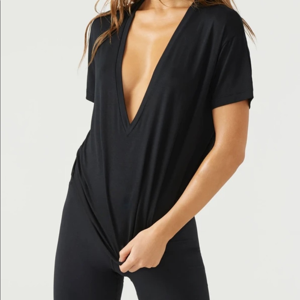 Joah Brown nwt plnge v neck tee